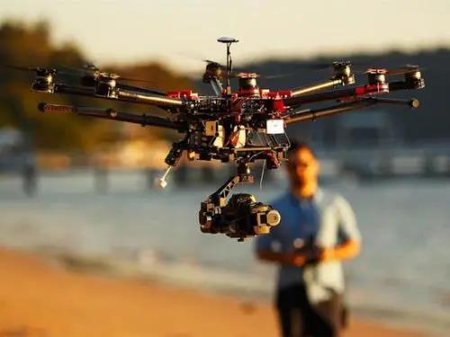 无人机的无线通信链路系统说明(图1) 无人机的无线通信链路系统说明(图1)